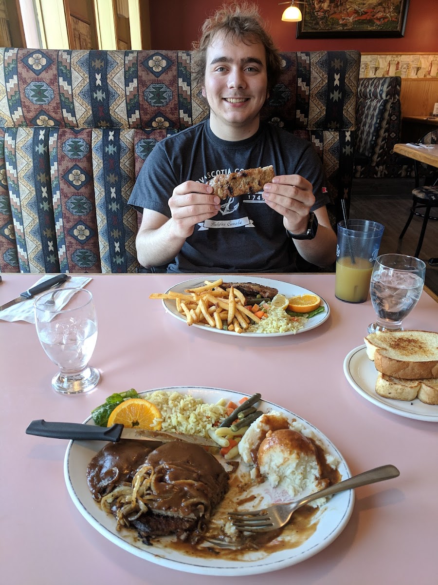 Gus' Greek Ribs Family Restaurant Photos 2